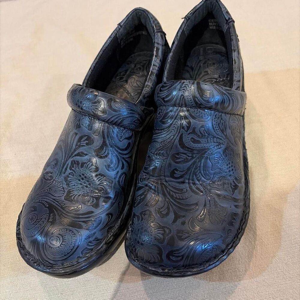 Boc Women's Black Clogs